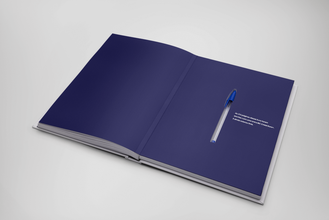 Caneta BIC Cristal Dura+ utilizada